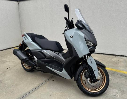 YAMAHA XMAX 300 CONNECTED ABS 